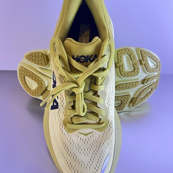 HOKA ONE ONE BONDI 8, Golden, Size US 7B, Used, Excelent Conditions - Picture 10 of 11